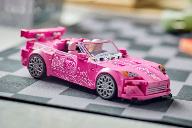 跨界狂想：LEGO 潮流野心不停新葡京娱乐场app积木、赛车与(图2)
